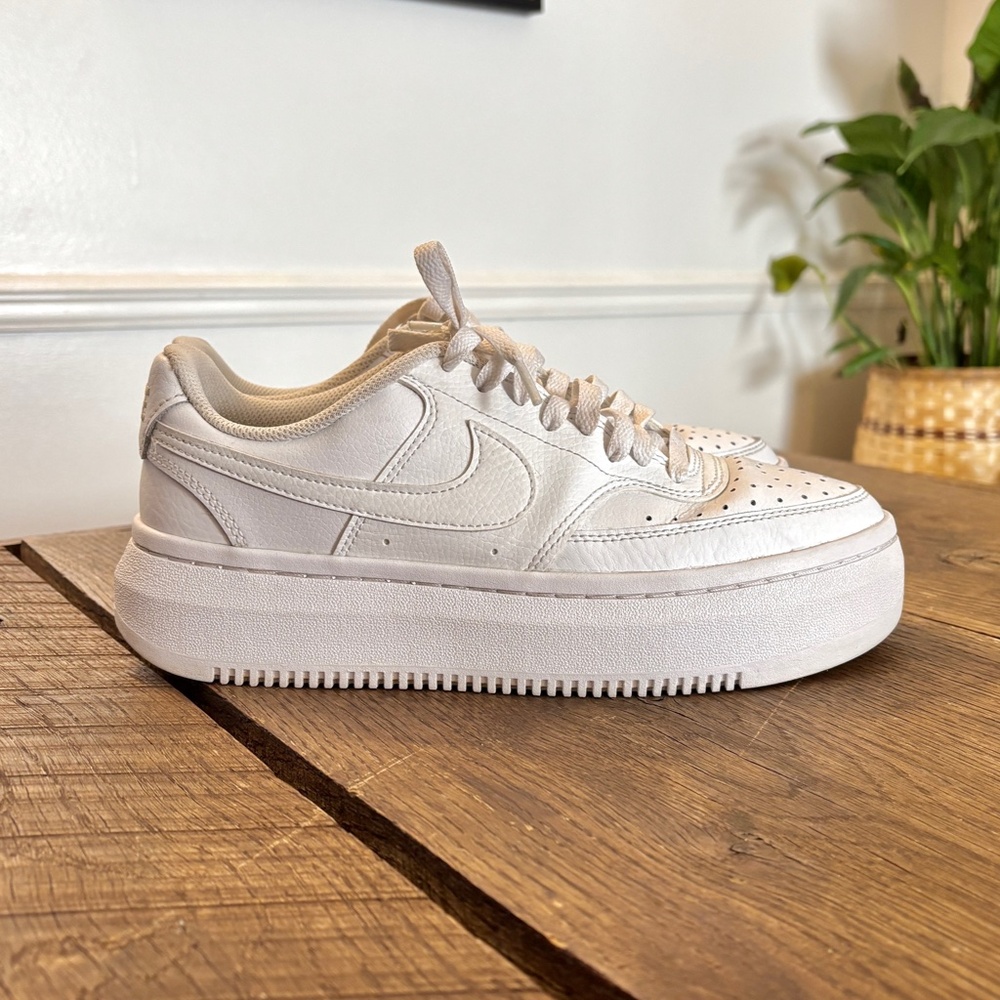 Nike Vision‎ Alta Platform Sneaker Women White/White (Look Like Air Force 1's)